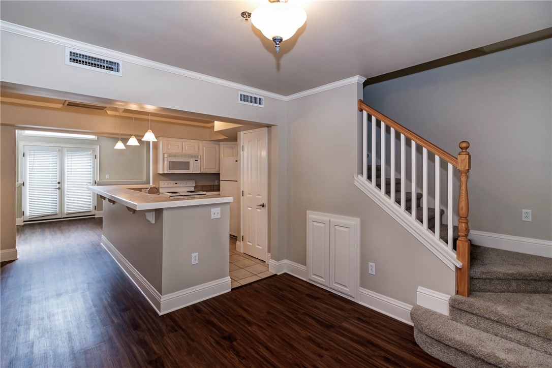 Three Sisters - Residential Lease