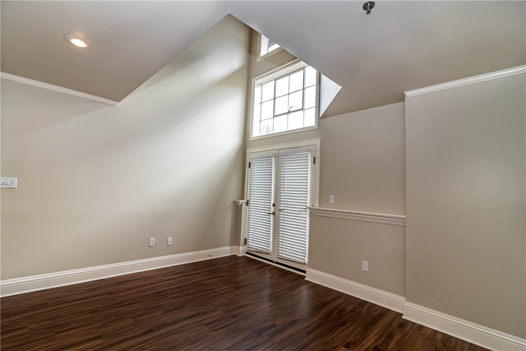 Three Sisters - Residential Lease