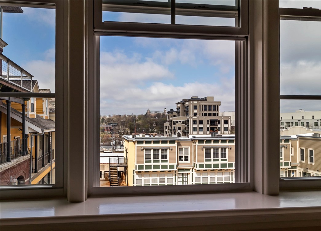 Three Sisters - Residential Lease