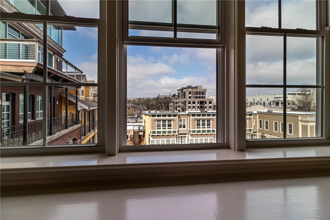 Three Sisters - Residential Lease