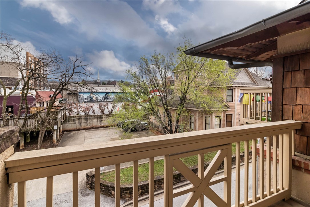 Three Sisters - Residential Lease