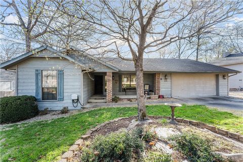 Photo of 22 Lavendon Circle Drive, Bella Vista, AR 72714 (MLS # 1340217)