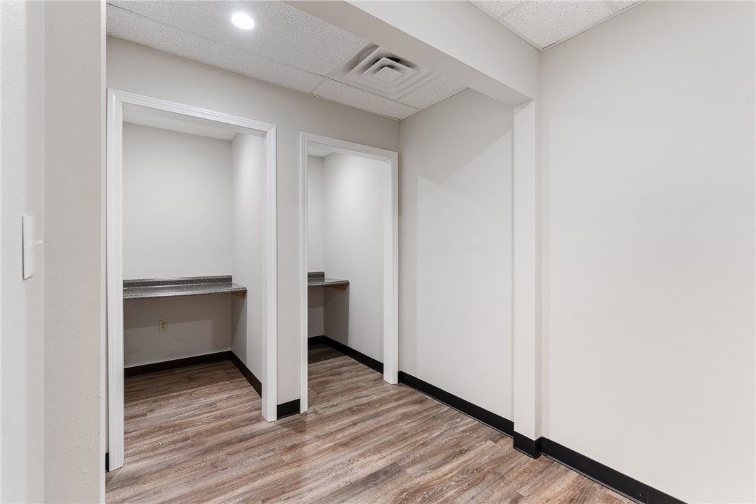 Crossroads Add - Commercial Lease