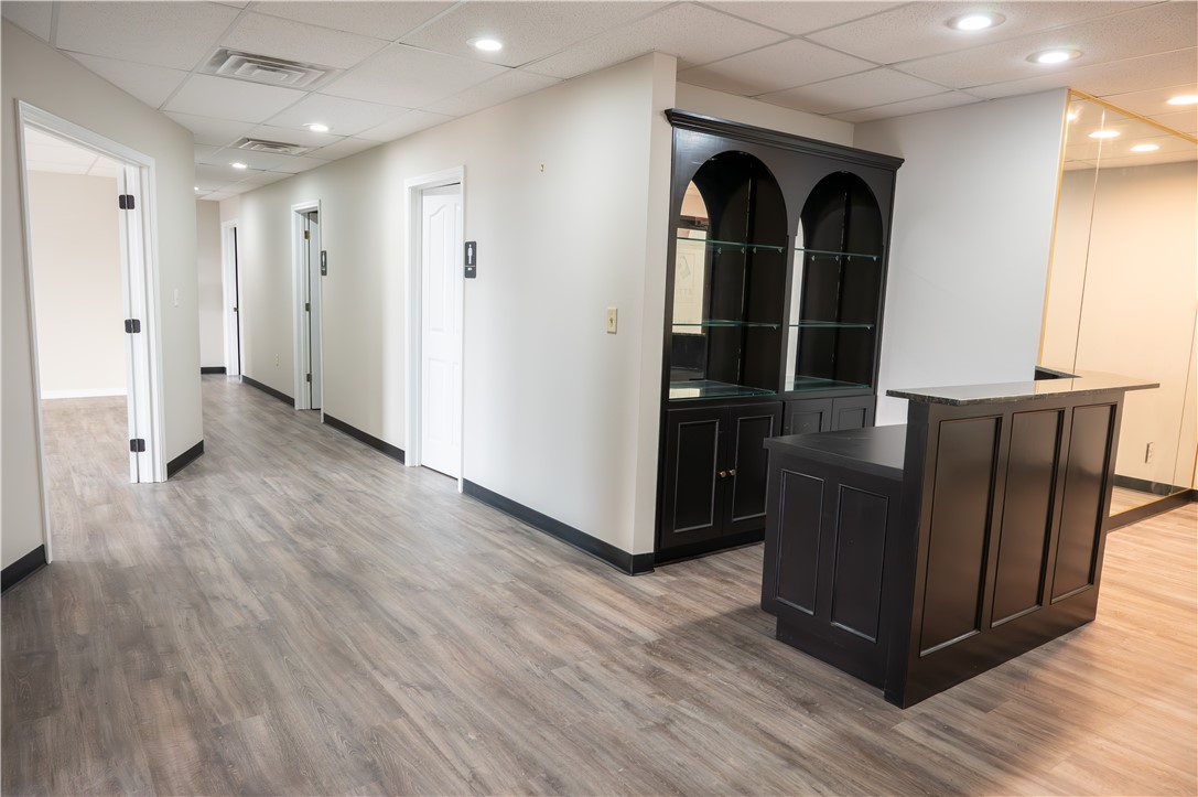 Crossroads Add - Commercial Lease