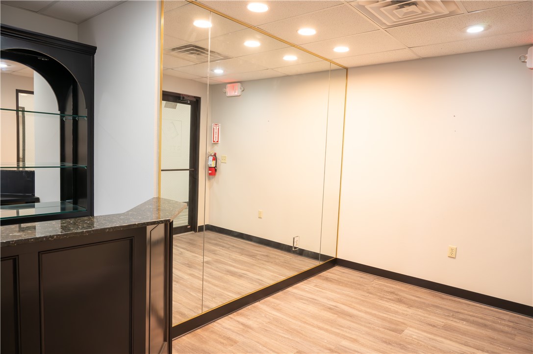 Crossroads Add - Commercial Lease