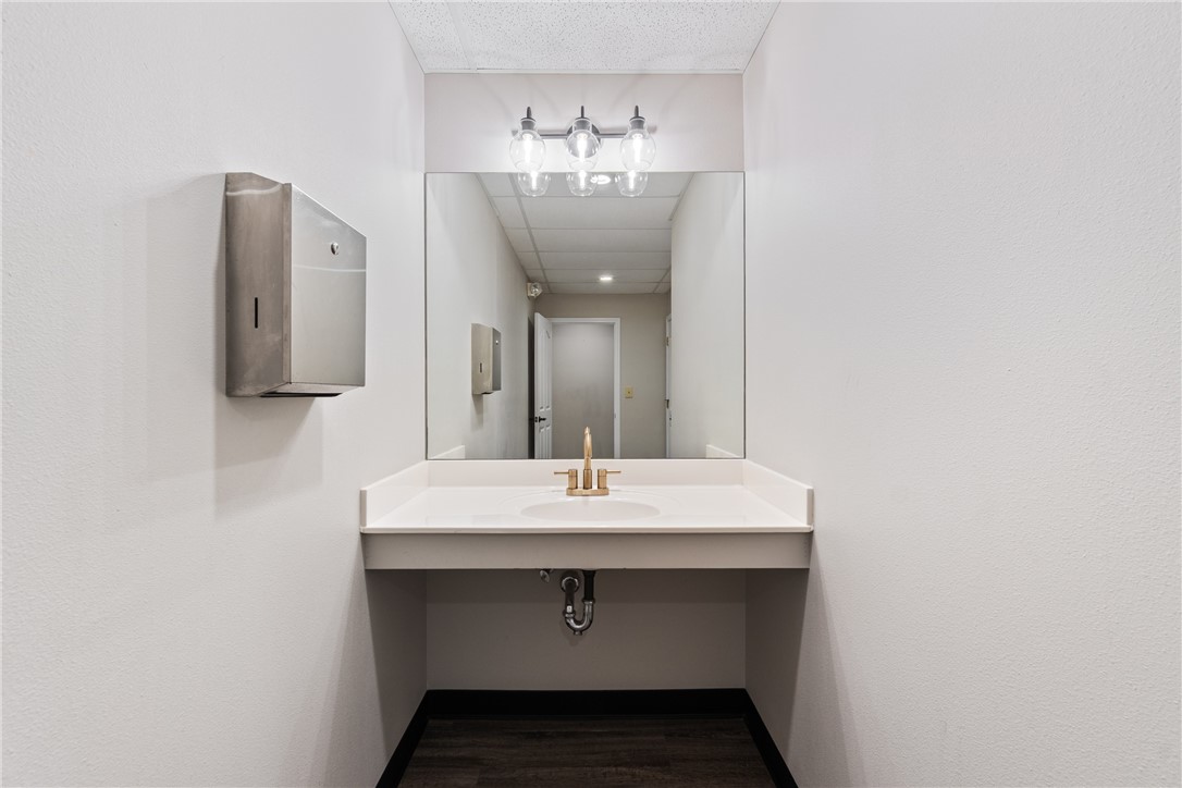 Crossroads Add - Commercial Lease