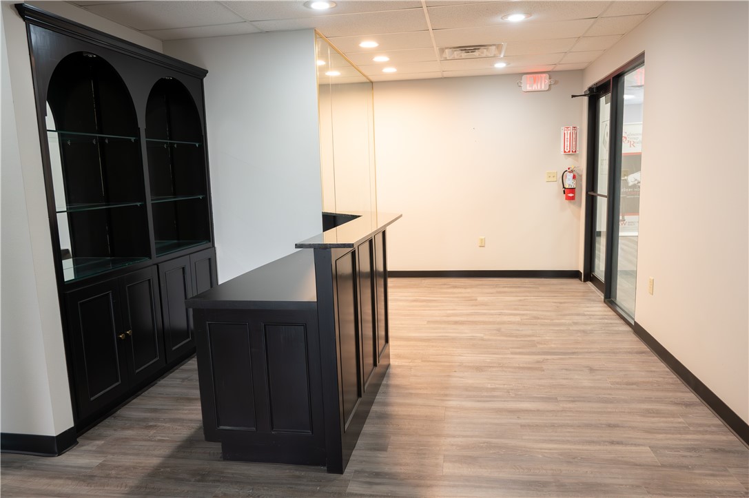Crossroads Add - Commercial Lease