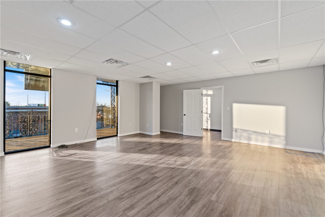 Crossroads Add - Commercial Lease