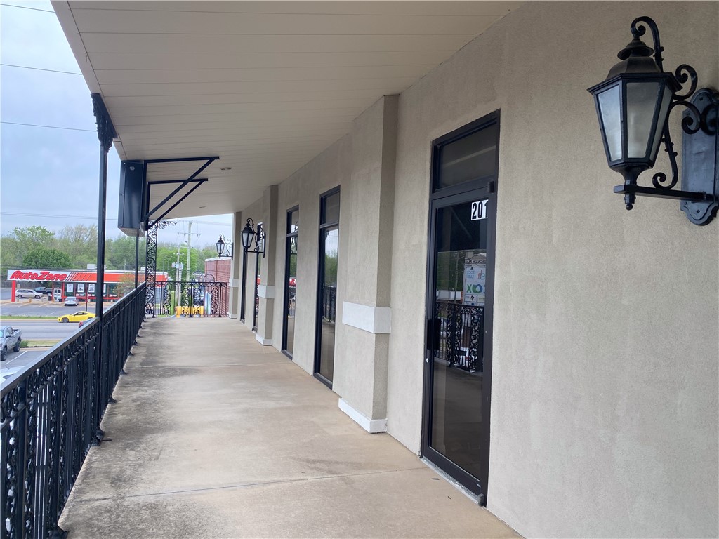 Crossroads Add - Commercial Lease