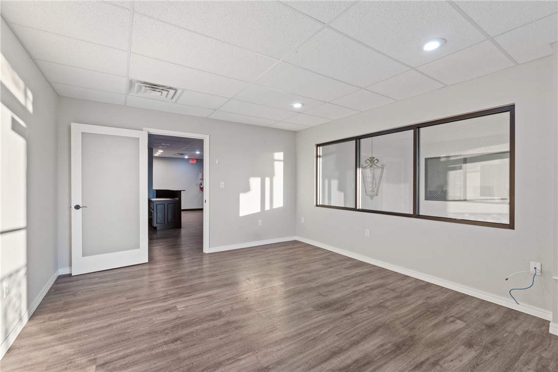 Crossroads Add - Commercial Lease