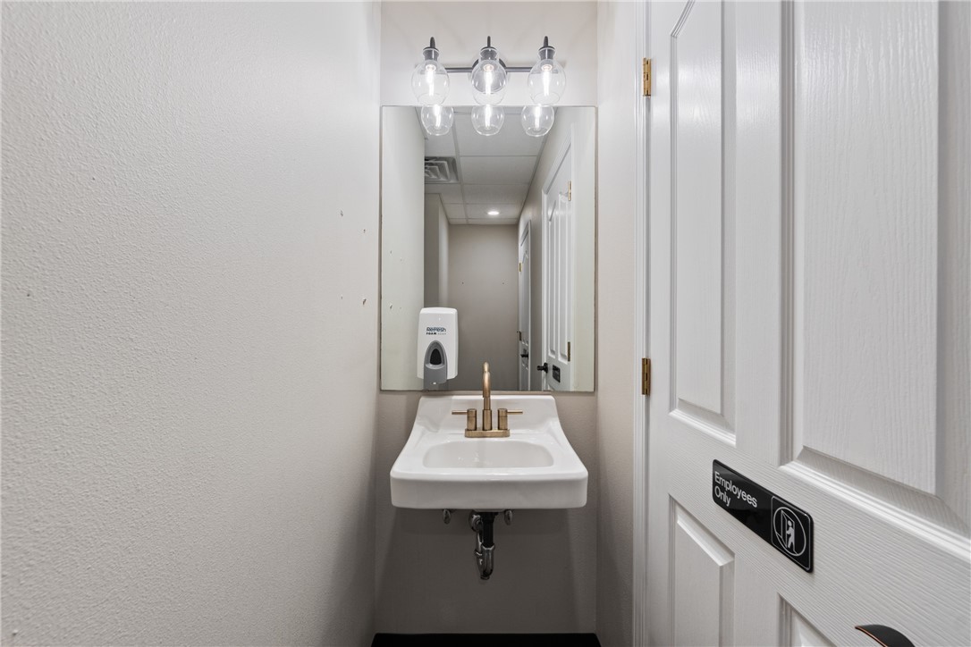 Crossroads Add - Commercial Lease