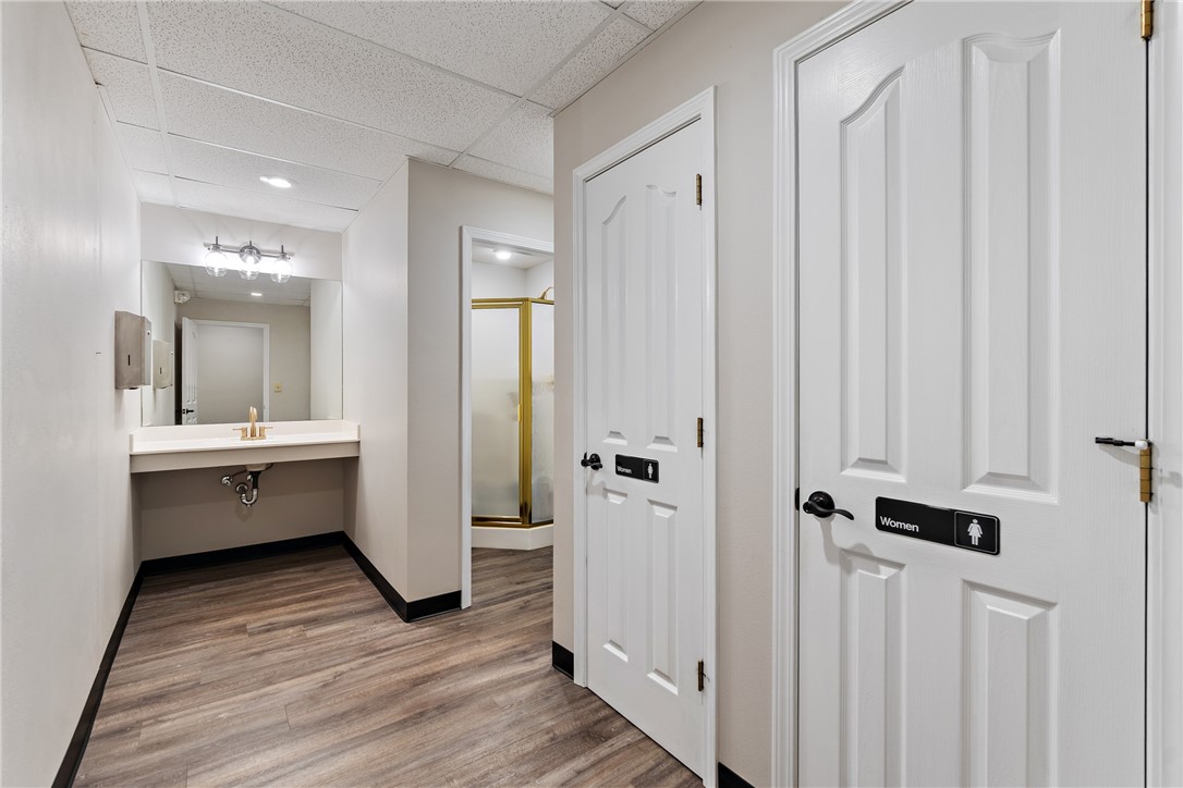 Crossroads Add - Commercial Lease