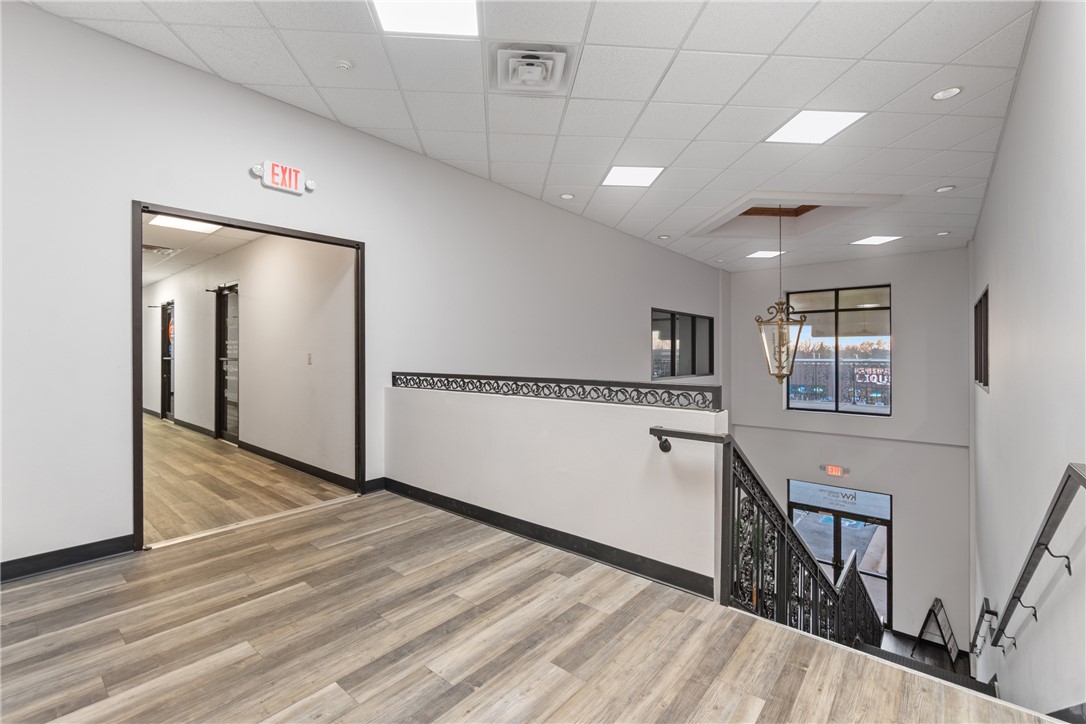 Crossroads Add - Commercial Lease