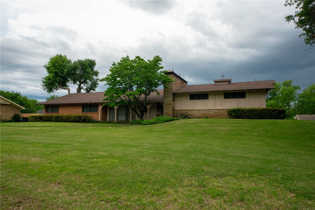 Rare and unique one-of-a-kind builders home sitting on 1.5+/- acres in North Springdale. This home features an oversized living room, a 2nd living room, 3 bedrooms, 2.5 baths with tons of built ins, an oversized additional garage with room for 4 cars, and a horse stable that could be turned into an awesome man cave. This home is sold as is and priced to sell. Schedule your showing today.