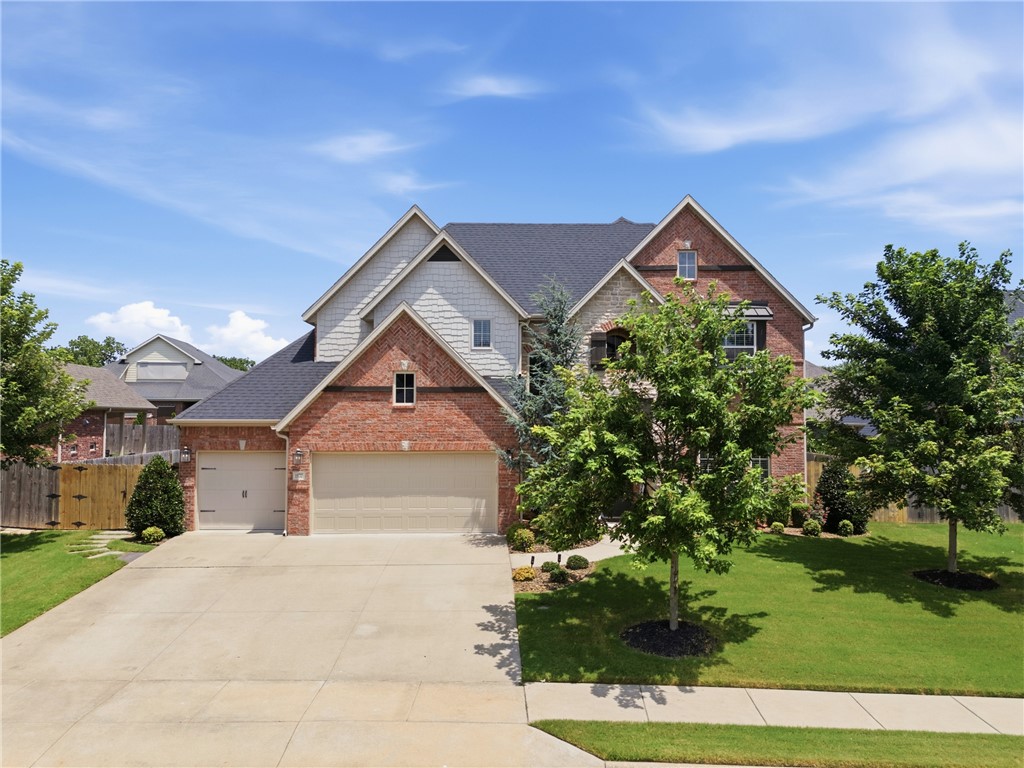 Photo 1 of 40 — 1570 Glastonbury Drive, Centerton, AR 72719