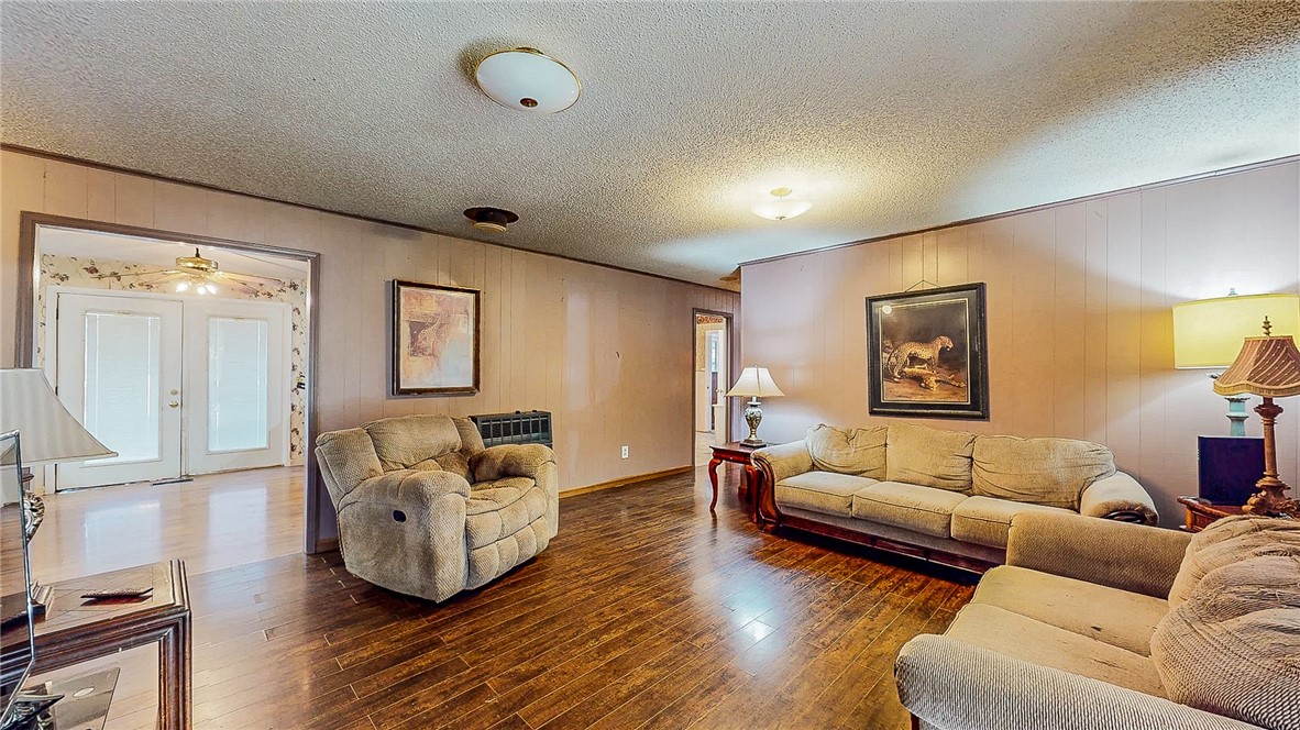 Elm Spgs Outlots - Residential