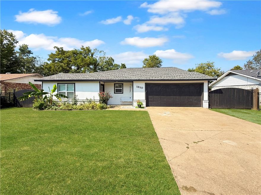 Amazing property, near to downtown Rogers, Lake Atalanta, and more. This upgraded property is ready to be your dream home!