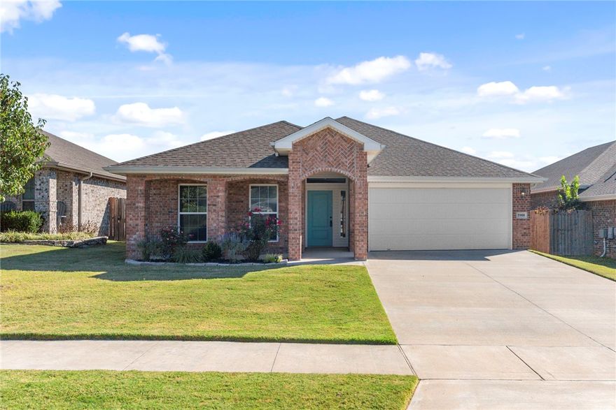 October PROMO: Contract in the month of October & seller will provide a $500 Lowe’s gift card PLUS $2500 credit towards closing costs! Stack the savings with an additional preferred lender credit and get you into your new home by Christmas! Welcome to a charming & spacious home situated in the Bentonville school district. The inviting living room boasts a cozy electric fireplace, creating a warm & welcoming atmosphere. The eat-in kitchen is a standout, with large windows that flood the space with natural light. The kitchen island is generously sized. The layout allows for seamless flow between the kitchen & the living room, making it perfect for family gatherings or hosting friends. Step outside to the large covered patio, an ideal space for outdoor dining, lounging, or simply enjoying the peaceful surroundings. Whether you're enjoying a morning coffee or hosting friends, this backyard offers the perfect setting. Located in a desirable neighborhood in Bentonville, this home combines comfort, style, & functionality.