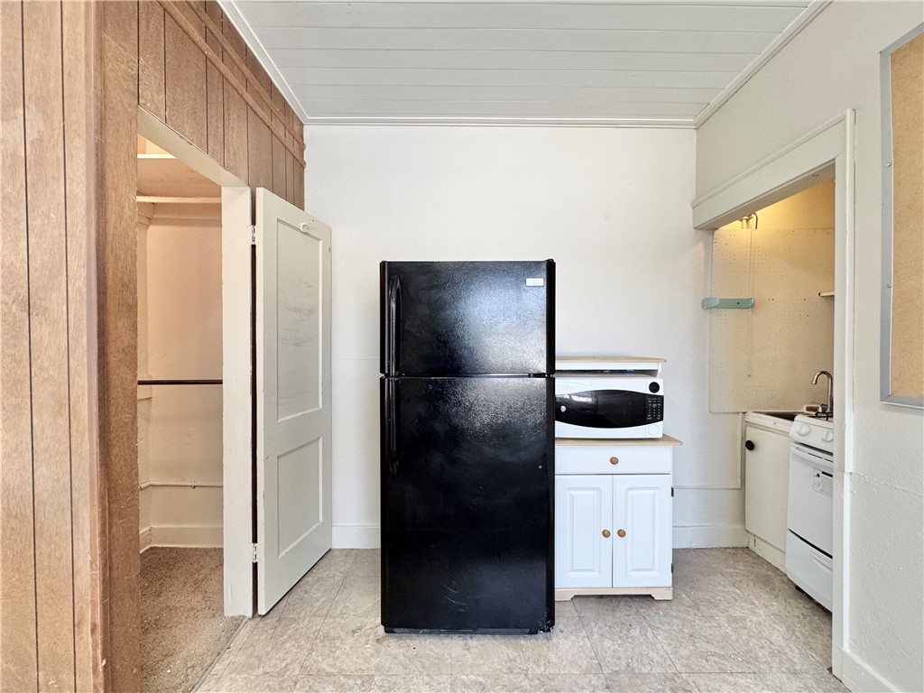 16-16-30 COUNTY COURT PLAT - Residential Lease