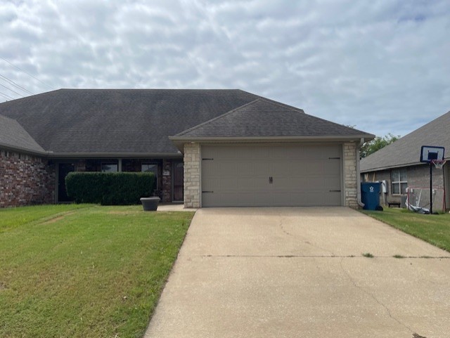 Beautiful 3 bed, 2 bath duplex in Riverwalk Farms Estates, Bentonville! This home features hardwood floors, granite countertops, an attached 2-car garage, and a wood privacy fence. Ideally located near parks, trails along the Razorback Greenway, Walmart HQ, shopping, and dining. **$250 non-refundable pet fee per pet**
