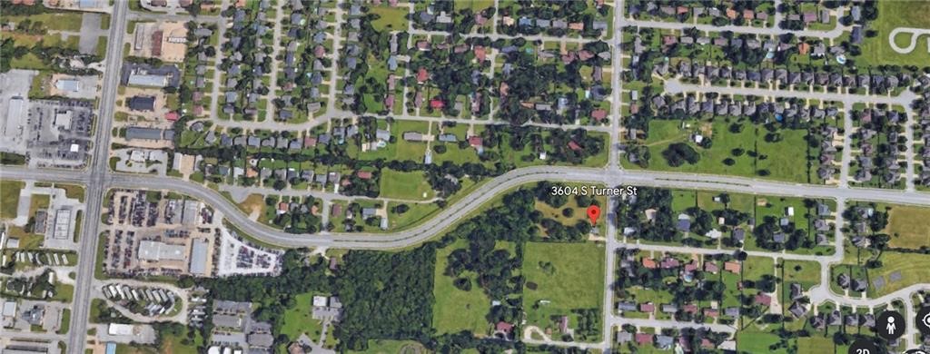 Great location and potential for commercial and/or residential development on the corner of Don Tyson Parkway and South Turner Street. Perfect location for a shopping center, restaurant, car wash or bank. Located just minutes from Tyson Home Office, Highway 265, and Interstate 49.