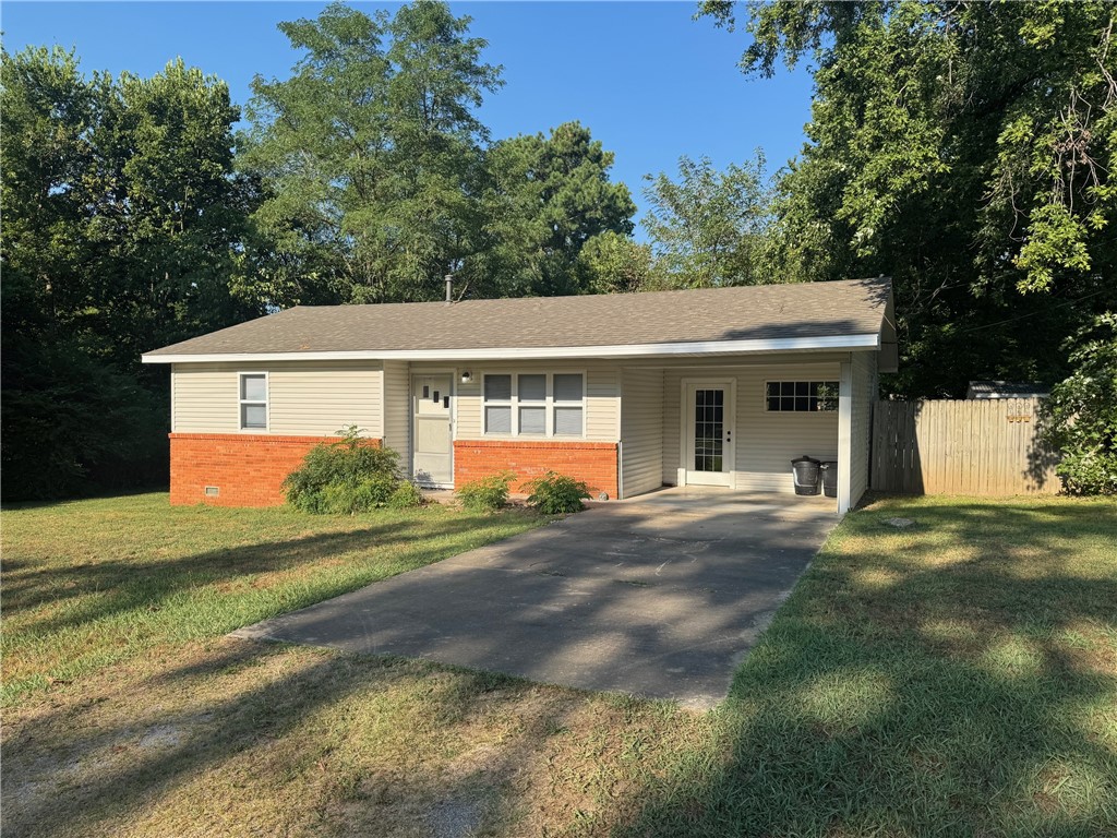 Cute starter home or investment! 1,014 sq. ft., 2 bedroom, 1 bath home on a nice lot in the middle of town with some mature trees. Check out this home that is move-in ready with new granite, new cook stove, new flooring and all new paint inside. Agent owned