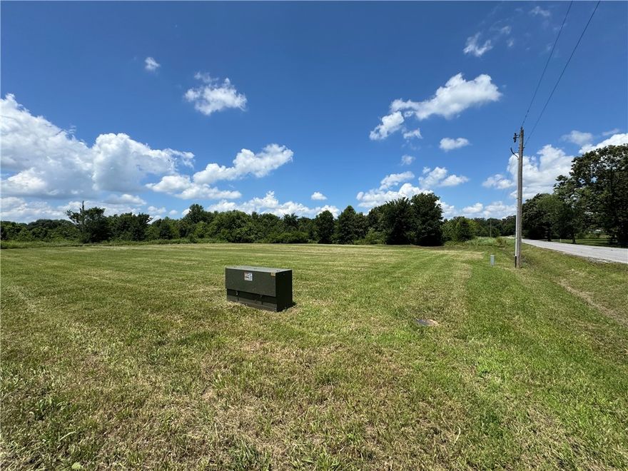 Corner lot on the corner of Hico and Meadow St!! Two Vacant Lots – 1.11 Acres Total – Prime Location Near City Lake Park! Discover the perfect place to build your dream home or next investment! These two combined vacant lots offer a total of 1.11 acres in a wonderful, sought-after location. Enjoy a nice, level building site that provides ease of construction and endless possibilities. Nestled near City Lake Park, you'll have convenient access to walking trails, biking trails, and scenic hiking areas—all just moments away. Whether you're looking to build a private residence or a weekend retreat, this property offers the peace of nature with the benefit of being close to town amenities.