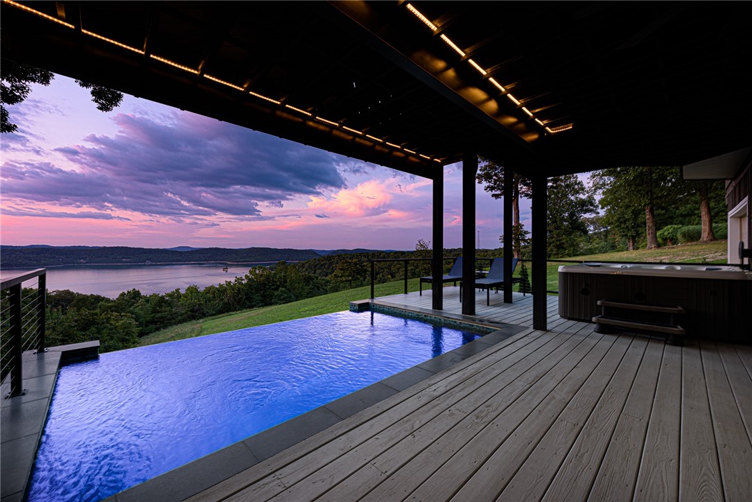 Point Mirage - Residential