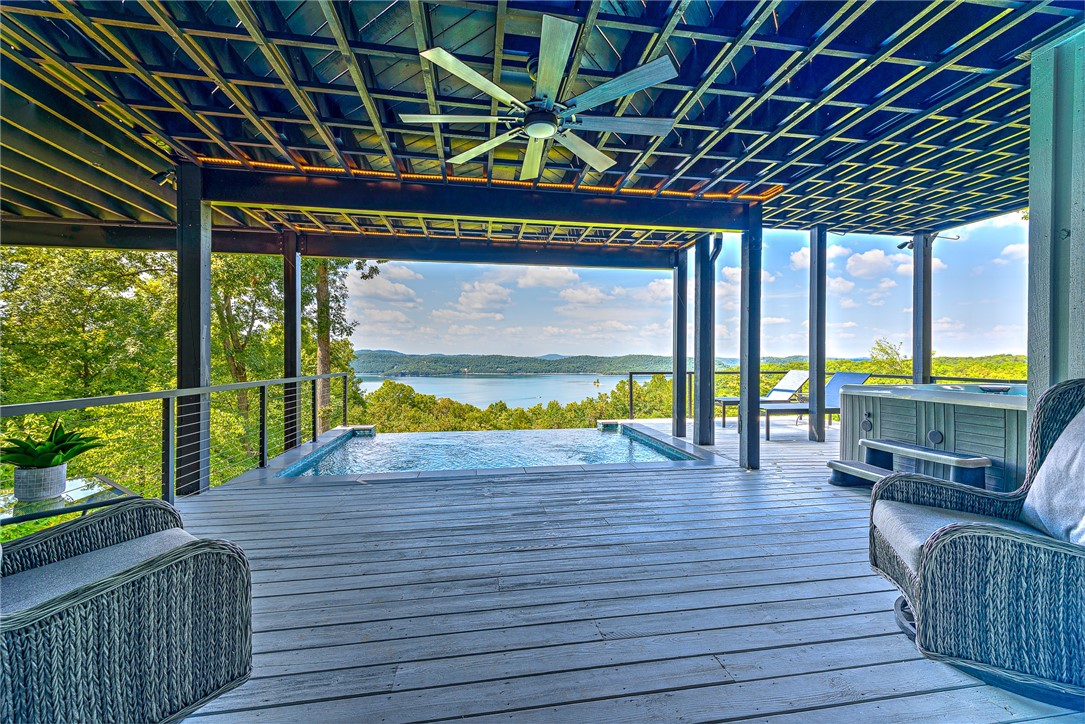 Point Mirage - Residential