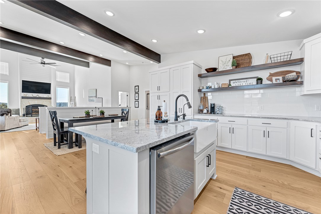 HOLIDAY HILLS - Residential