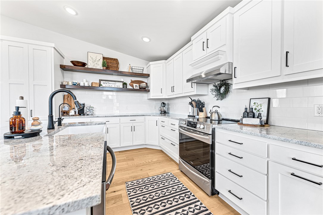 HOLIDAY HILLS - Residential