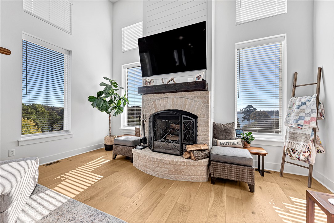 HOLIDAY HILLS - Residential