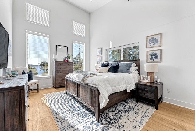 HOLIDAY HILLS - Residential