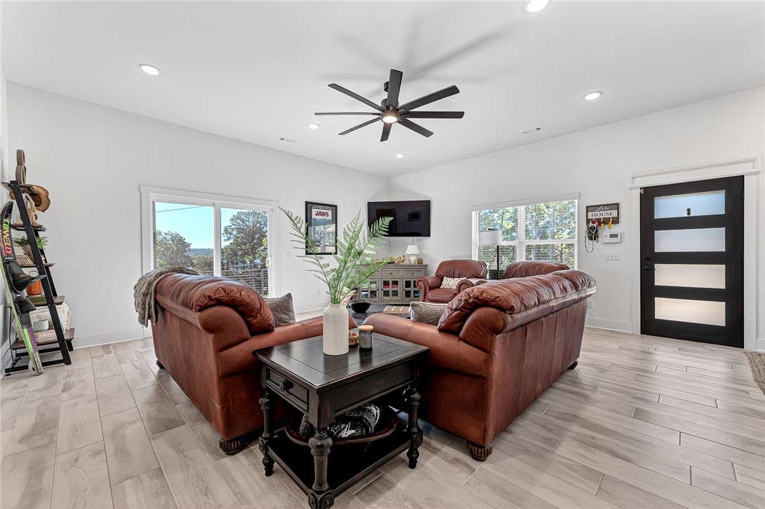 HOLIDAY HILLS - Residential