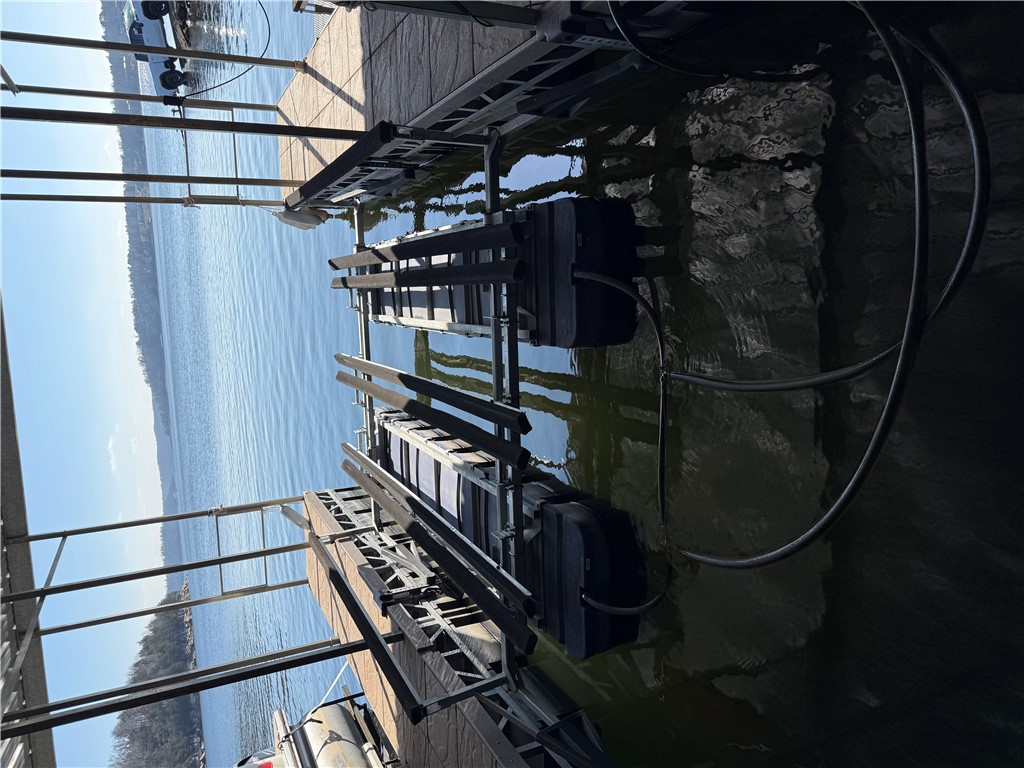 HOLIDAY HILLS - Residential