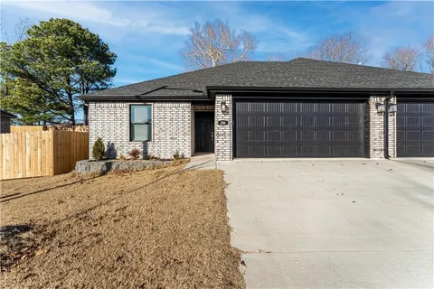 MLS: 1304877
