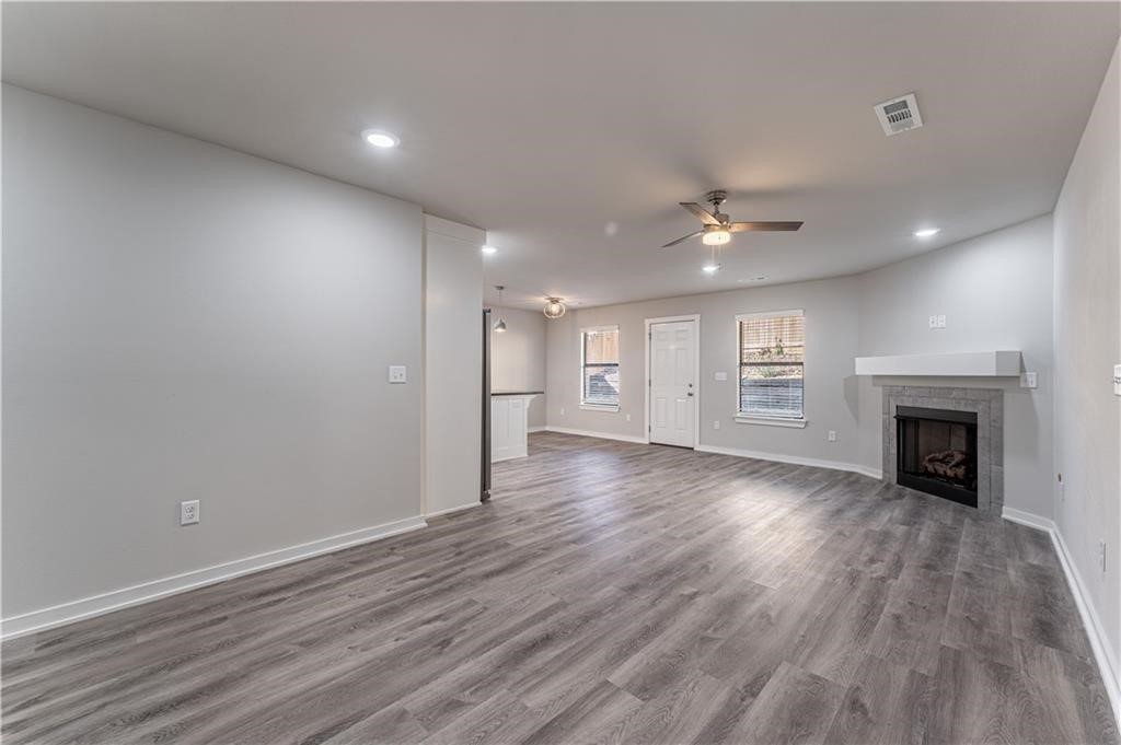 Rustic Flats Sub Gentry - Residential Lease
