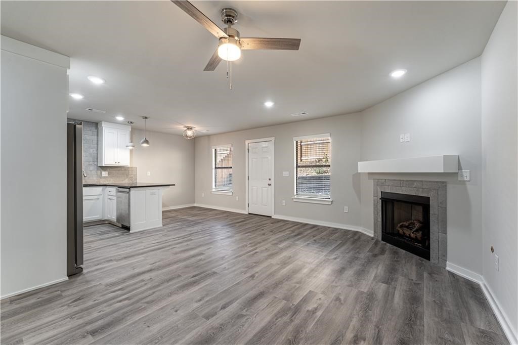 Rustic Flats Sub Gentry - Residential Lease