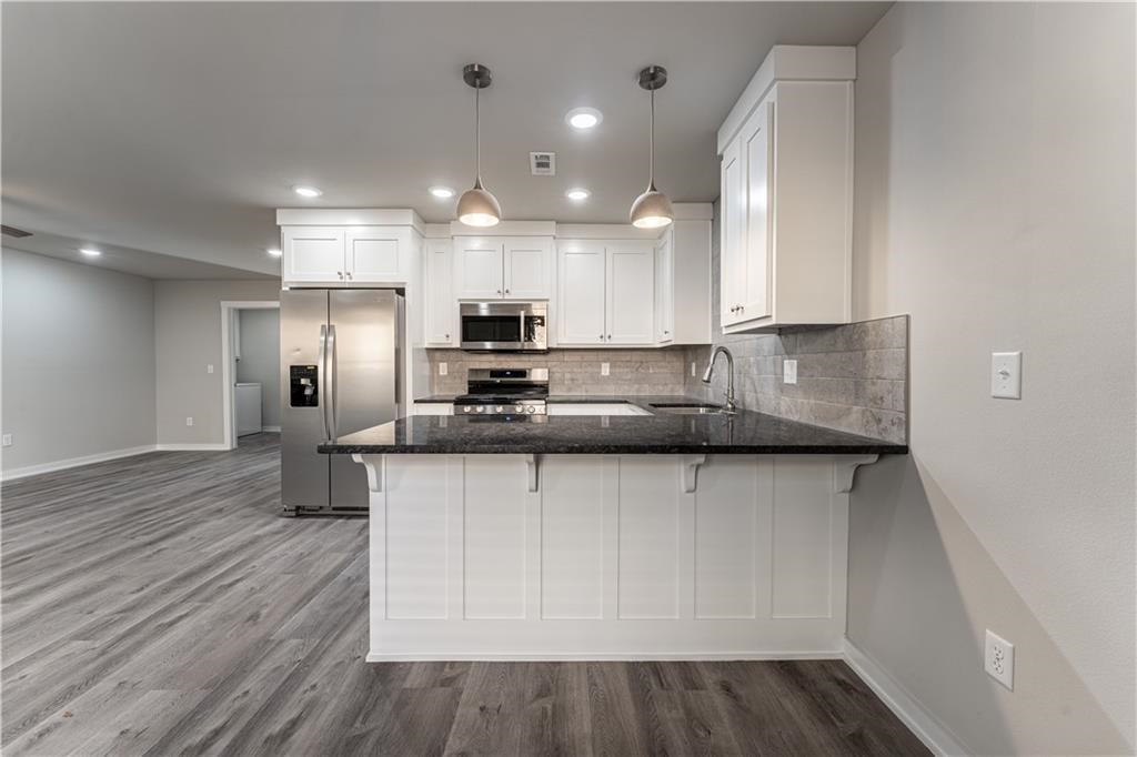 Rustic Flats Sub Gentry - Residential Lease