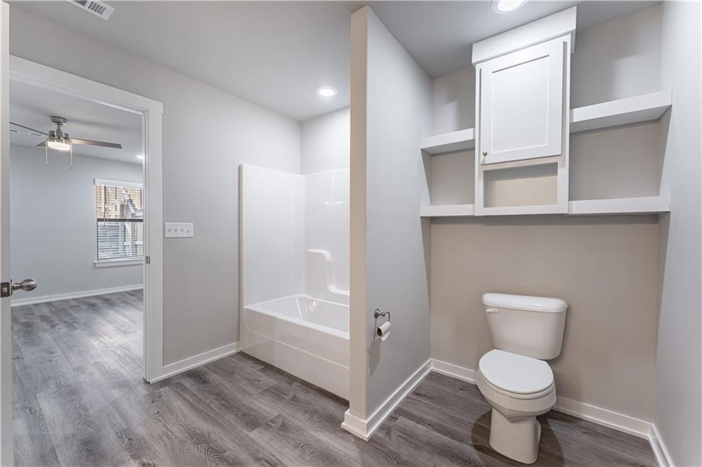 Rustic Flats Sub Gentry - Residential Lease