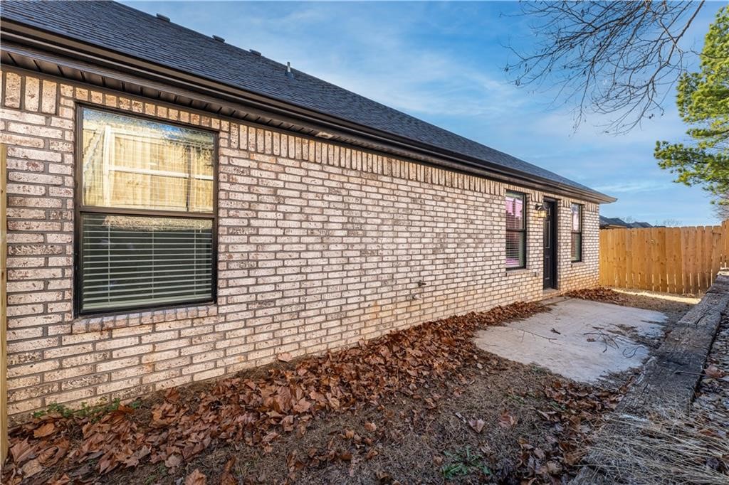 Rustic Flats Sub Gentry - Residential Lease
