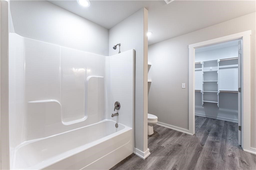 Rustic Flats Sub Gentry - Residential Lease
