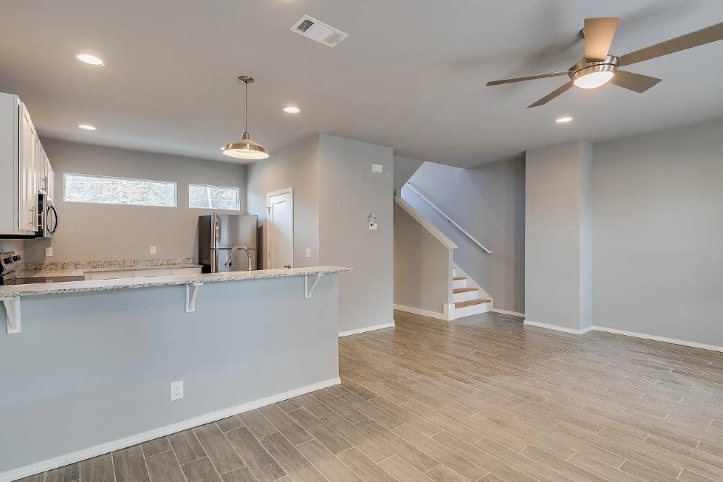 9-16-30 FAYETTEVILLE OUTLOTS - Residential Lease