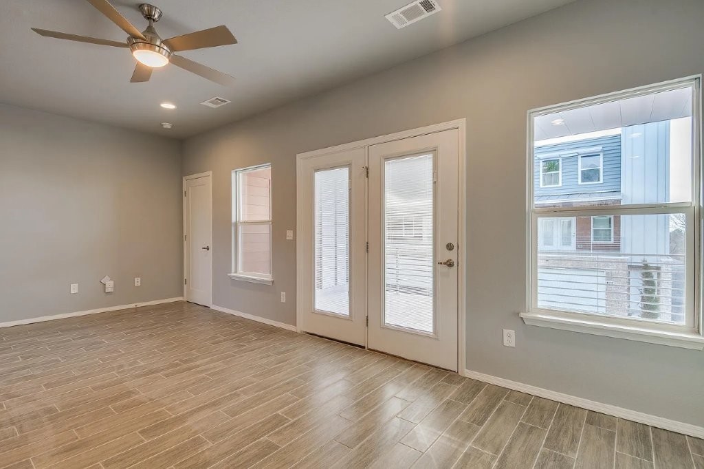 9-16-30 FAYETTEVILLE OUTLOTS - Residential Lease