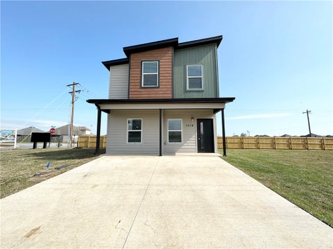 Photo of 1070 Boardwalk Avenue, Centerton, AR 72719 (MLS # 1362241)