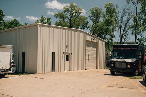 Photo of 1924 N Birch Avenue, Fayetteville, AR 72703 (MLS # 1352877)