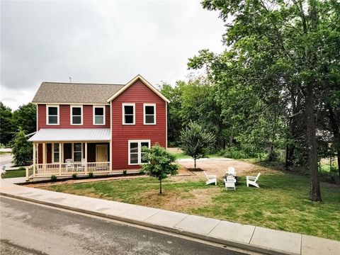 Photo of 315 E 11th Street, Fayetteville, AR 72701 (MLS # 1345086)