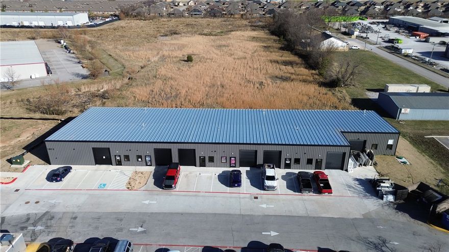 Located at the corner of Highway 112 and Highway 412 in Tontitown, this office/warehouse space is ideal for small businesses needing both workspace and storage.
The property features approximately 1,250± SF of warehouse space, two offices, and a bathroom, along with a 12’ overhead garage door for easy access and three dedicated parking spaces. A great setup for contractors, service businesses, or growing companies looking for a functional and convenient location. Agent owned.