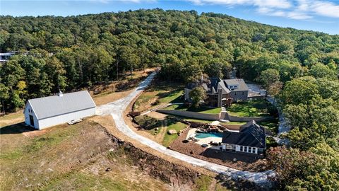 Photo of 2413 N Autumn View Drive, Fayetteville, AR 72701 (MLS # 1336045)