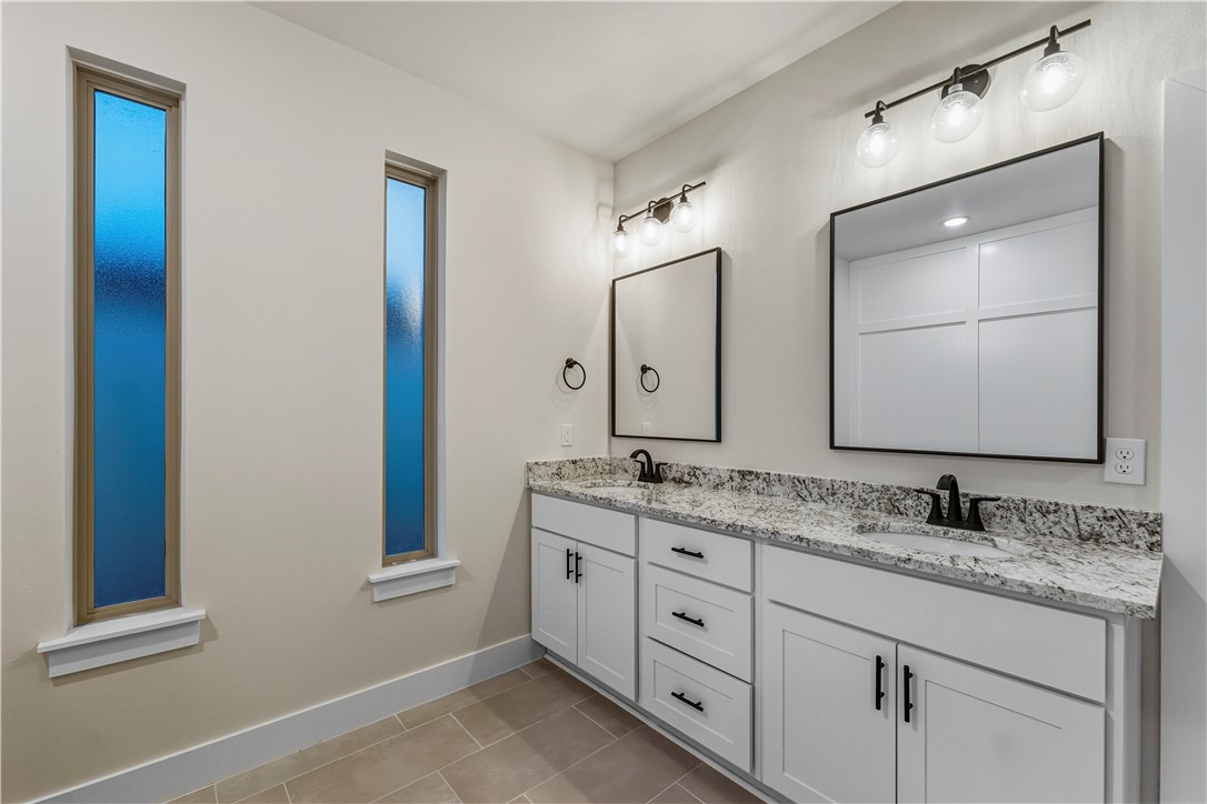 DIAMOND ESTATES PH V-CENTERTON - Residential